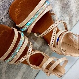 Good condition gladiator style design shoes